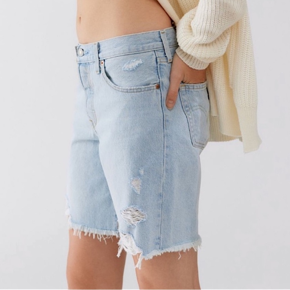 NWOT Levi’s 501 Mid Thigh Shorts - Picture 2 of 14